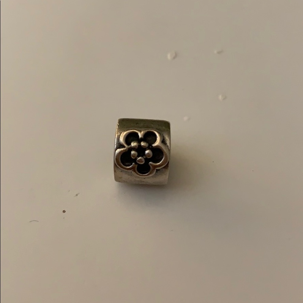 Pandora flower charm